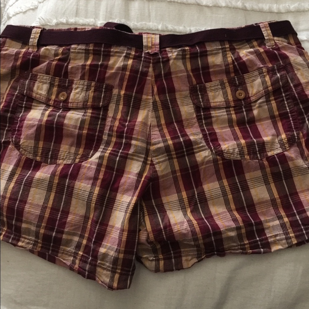 Shorts - Picture 2 of 4